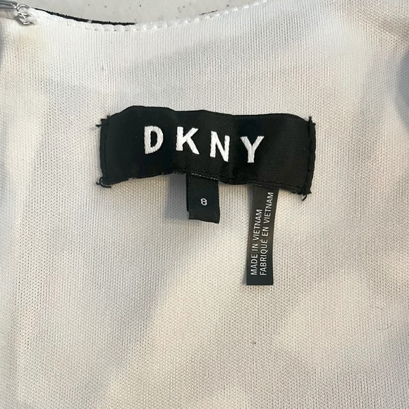 DKNY Dress A-Line White with Black Swirly Floral Sleeveless Crew Neck Sz 8 - Picture 4 of 4